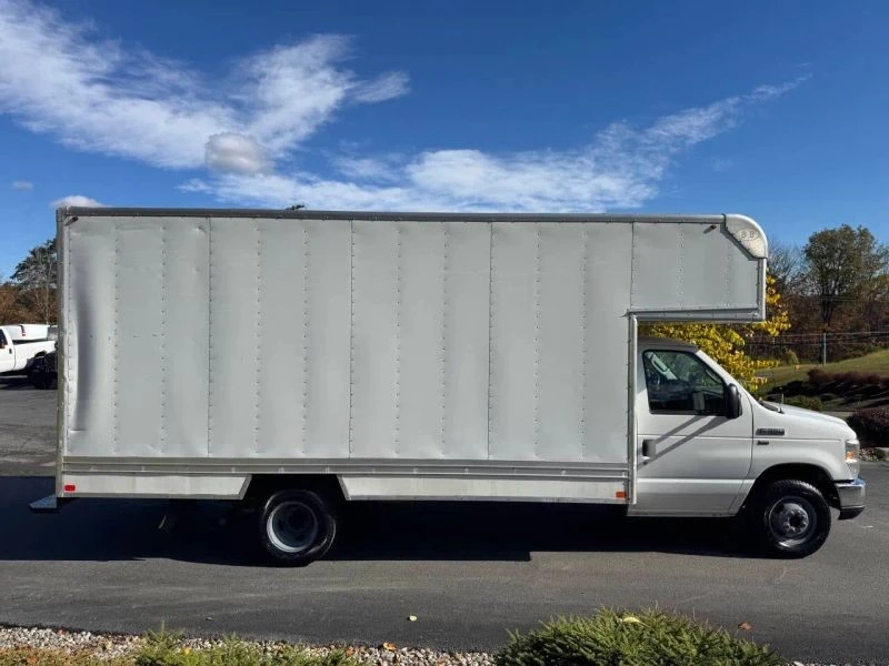 2018 Ford Econoline Van - Image 5 of 12