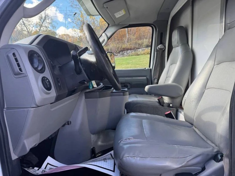 2018 Ford Econoline Van - Image 11 of 12