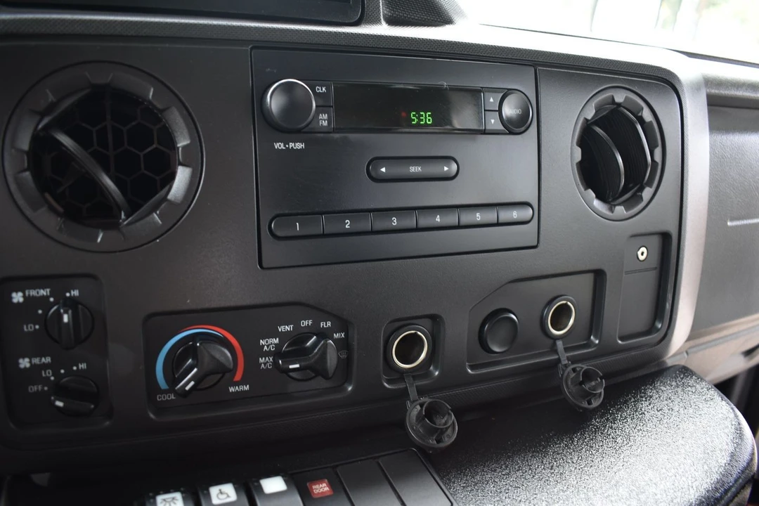 2018 Ford Econoline Van - Image 13 of 23