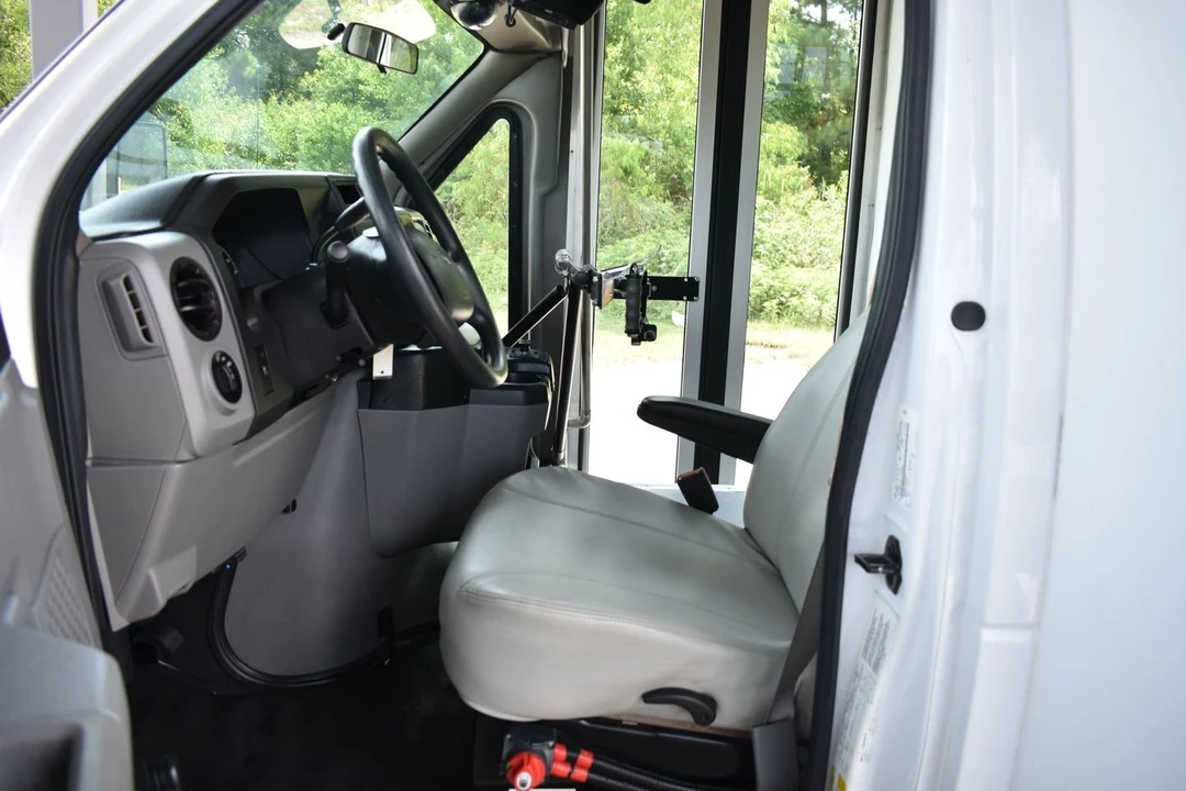 2018 Ford Econoline Van - Image 11 of 23
