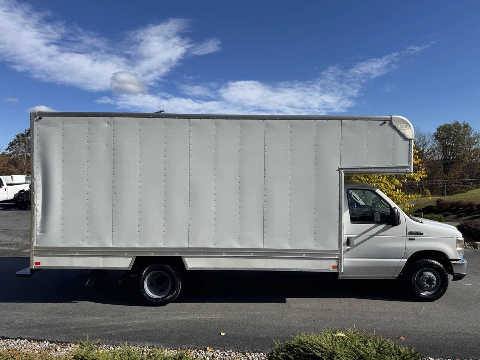 2018 Ford Econoline Van - Image 5 of 16