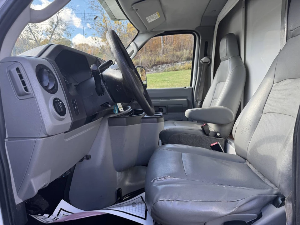 2018 Ford Econoline Van - Image 11 of 16