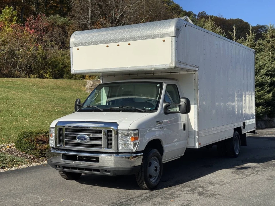 2018 Ford Econoline Van - Image 2 of 16