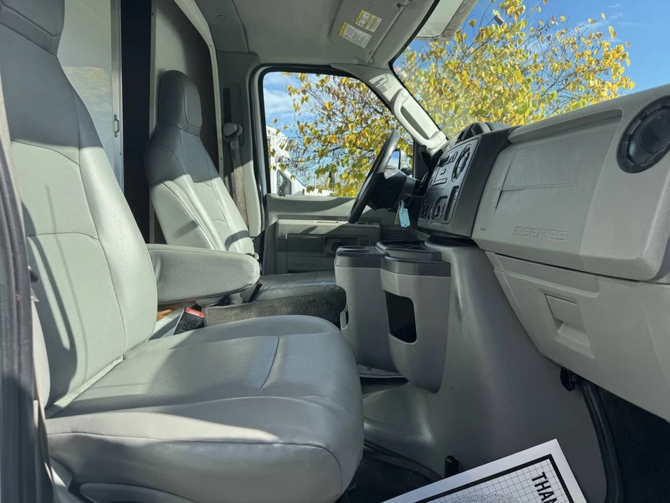 2018 Ford Econoline Van - Image 10 of 16