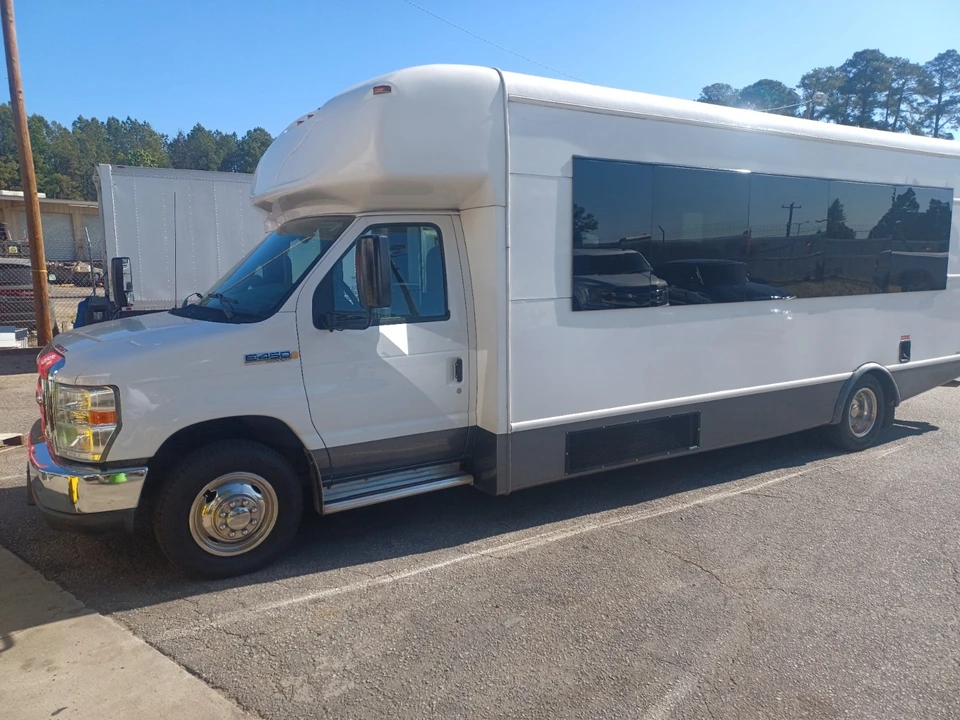 2018 Ford Econoline Van - Image 3 of 8