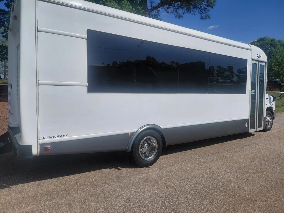2018 Ford Econoline Van - Image 4 of 8