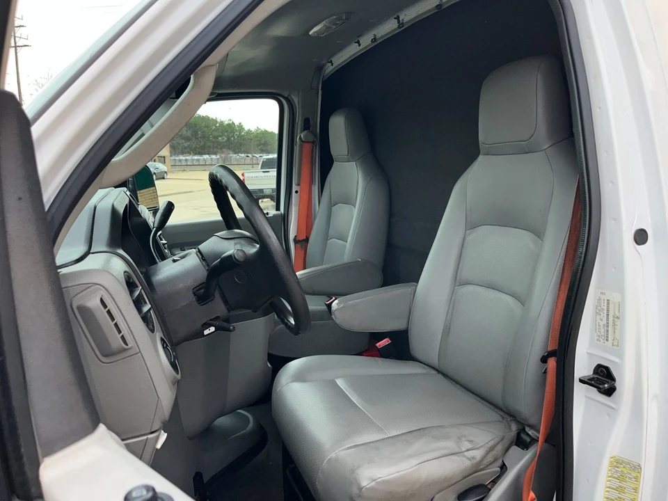 2018 Ford Econoline Van - Image 17 of 21
