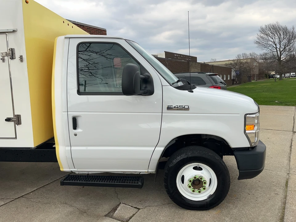 2018 Ford Econoline Van - Image 3 of 21
