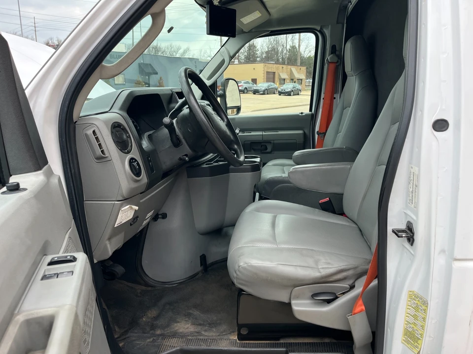 2018 Ford Econoline Van - Image 15 of 21