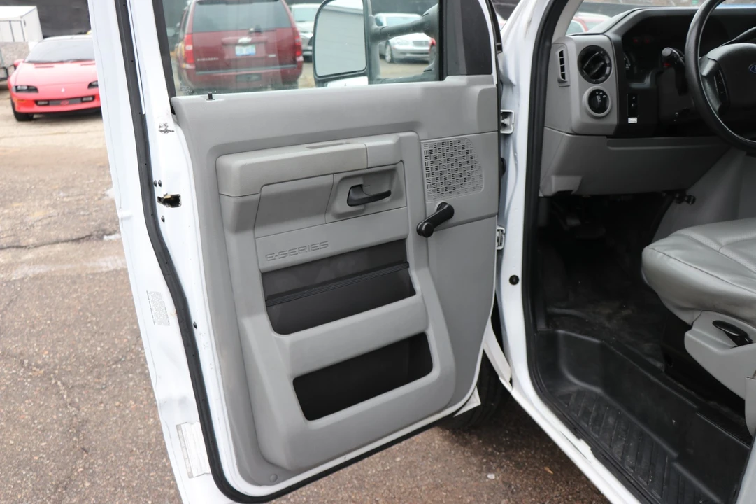 2018 Ford Econoline Van - Image 11 of 21