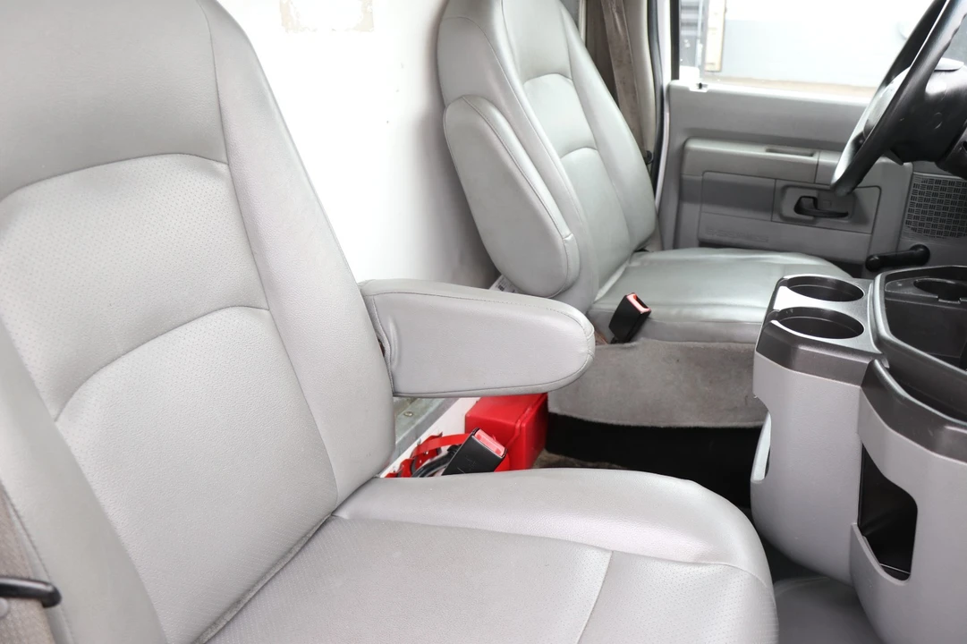2018 Ford Econoline Van - Image 9 of 21