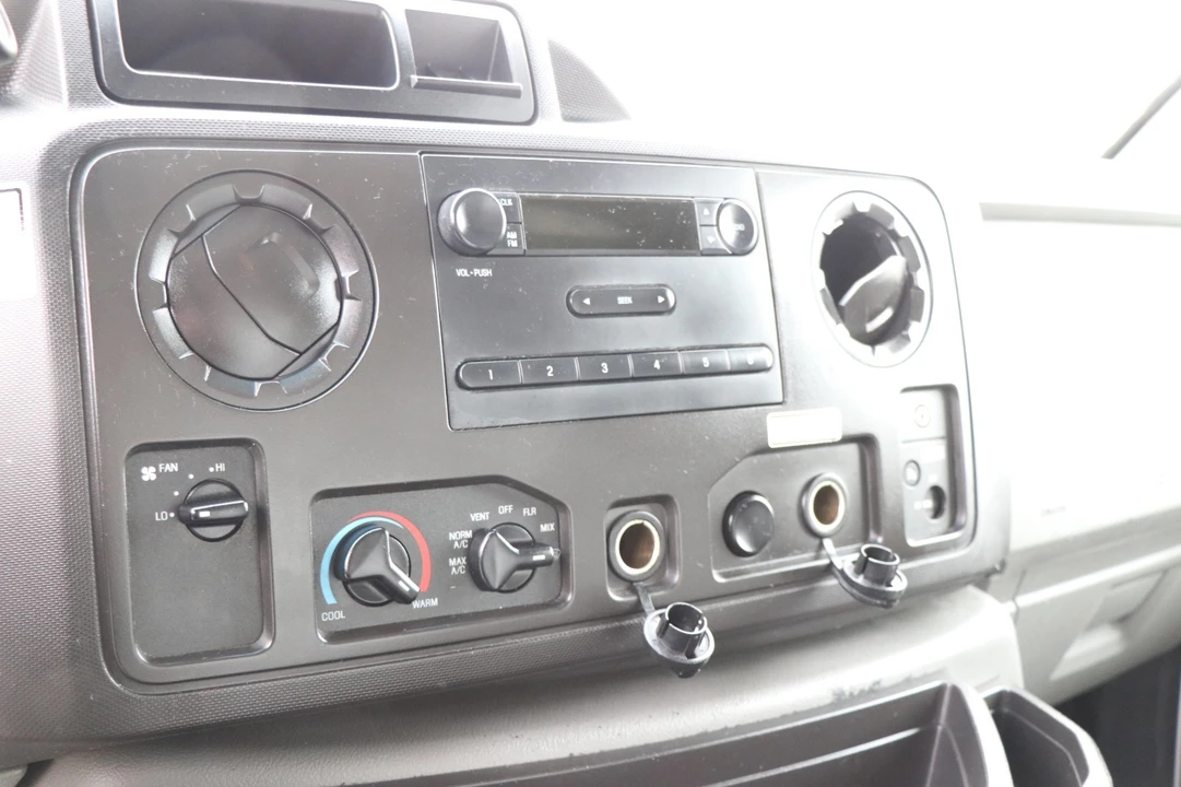 2018 Ford Econoline Van - Image 14 of 21