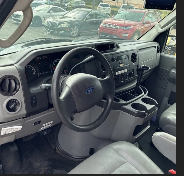 2018 Ford Econoline Van - Image 11 of 13