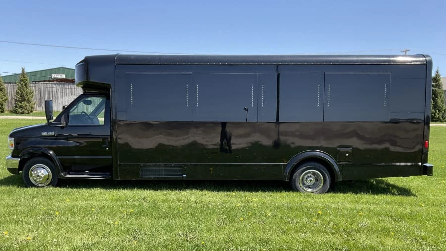 2018 Ford Econoline Van - Image 2 of 20