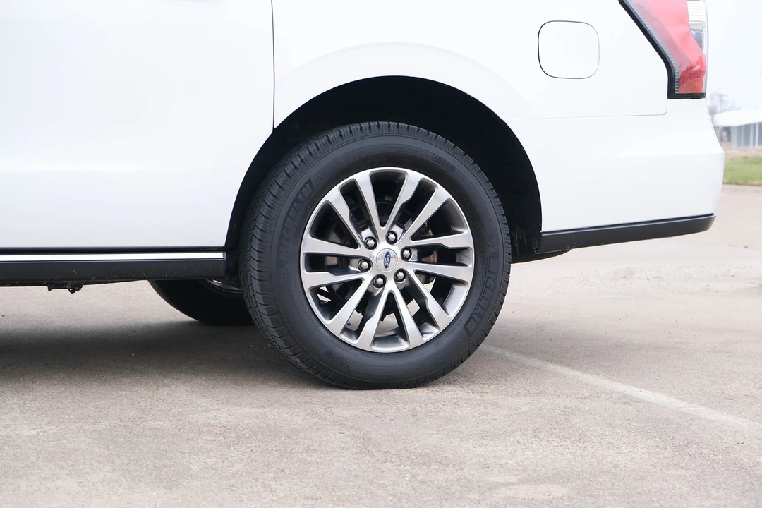 2018 Ford Expedition 4th Gen - Image 7 of 31