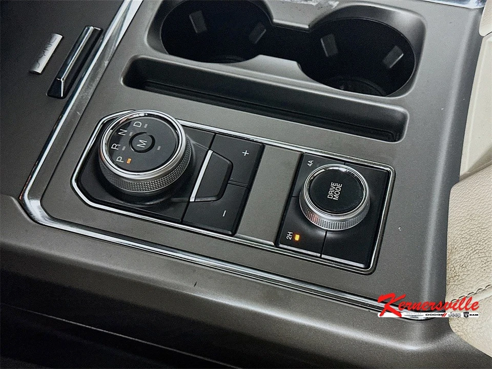2018 Ford Expedition 4th Gen - Image 16 of 21