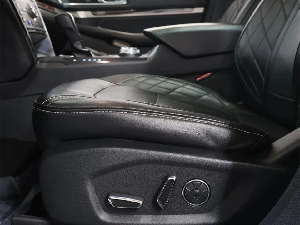 2018 Ford Explorer 5th Gen - Image 15 of 31