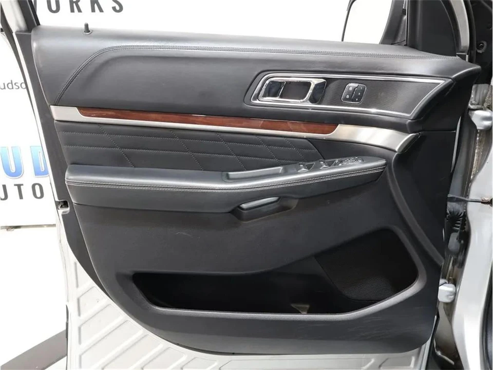 2018 Ford Explorer 5th Gen - Image 10 of 31