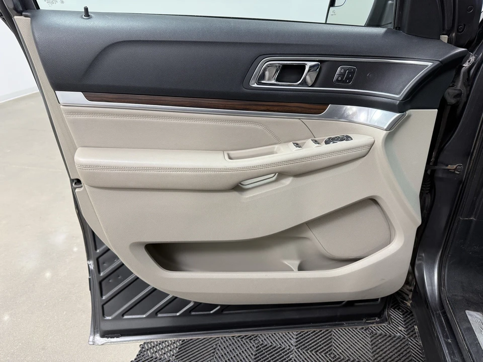 2018 Ford Explorer 5th Gen - Image 11 of 12