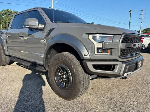 2018 Ford F-150 Raptor Pickup 4D 5 1/2 ft