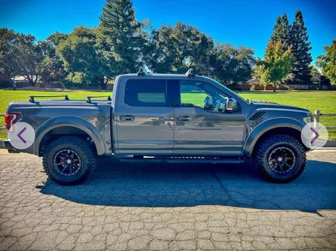 2018 Ford F-150 Raptor Pickup 4D 5 1/2 ft