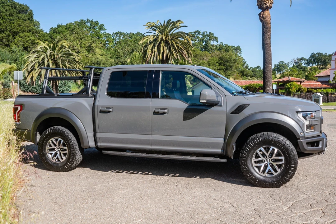 2018 Ford F-150 Raptor 13th Gen - Image 4 of 31