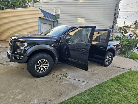 2018 Ford F-150 SVT Raptor Pickup 4D 5 1/2 ft