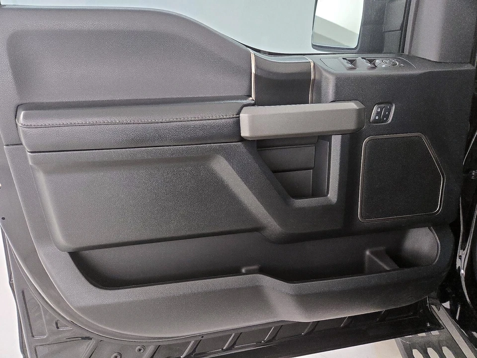 2018 Ford F-150 Raptor 13th Gen - Image 13 of 28