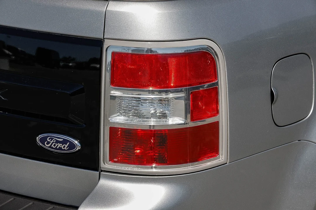 2018 Ford Flex - Image 8 of 31