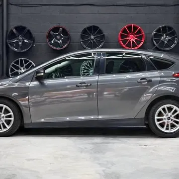 2018 Ford Focus SE Hatchback