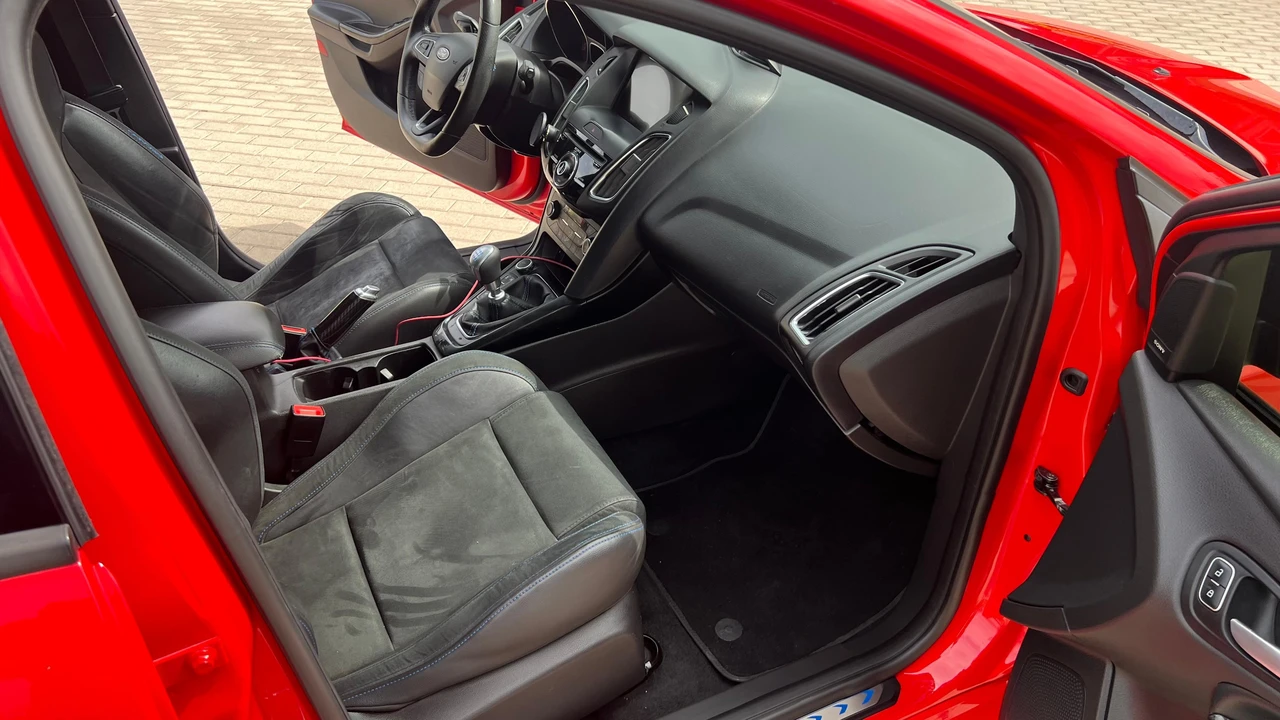 2018 Ford Focus RS 3rd Gen - Image 29 of 31