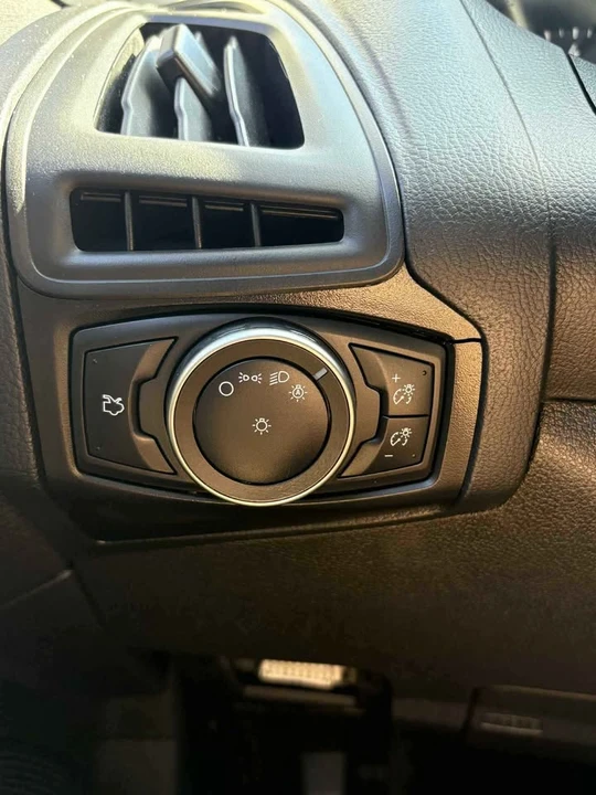 2018 Ford Focus 3rd Gen - Image 19 of 20