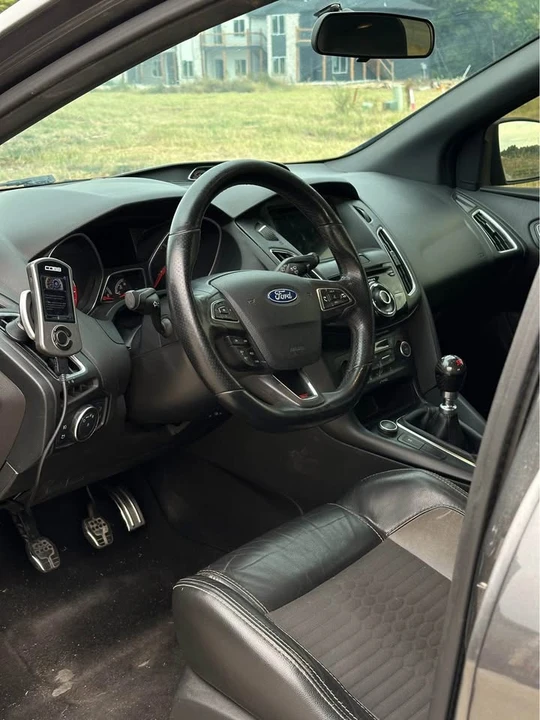 2018 Ford Focus ST 3rd Gen - Image 5 of 8