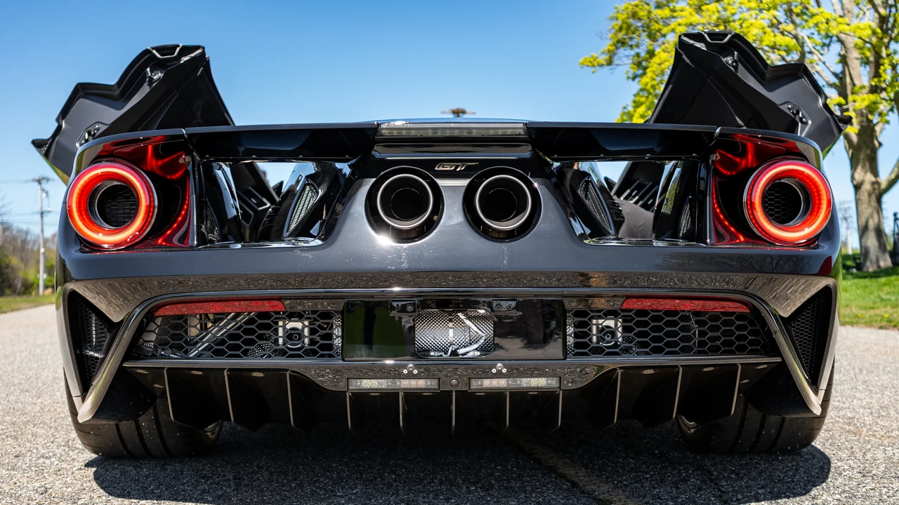 2018 Ford GT 2nd Gen - Image 15 of 31
