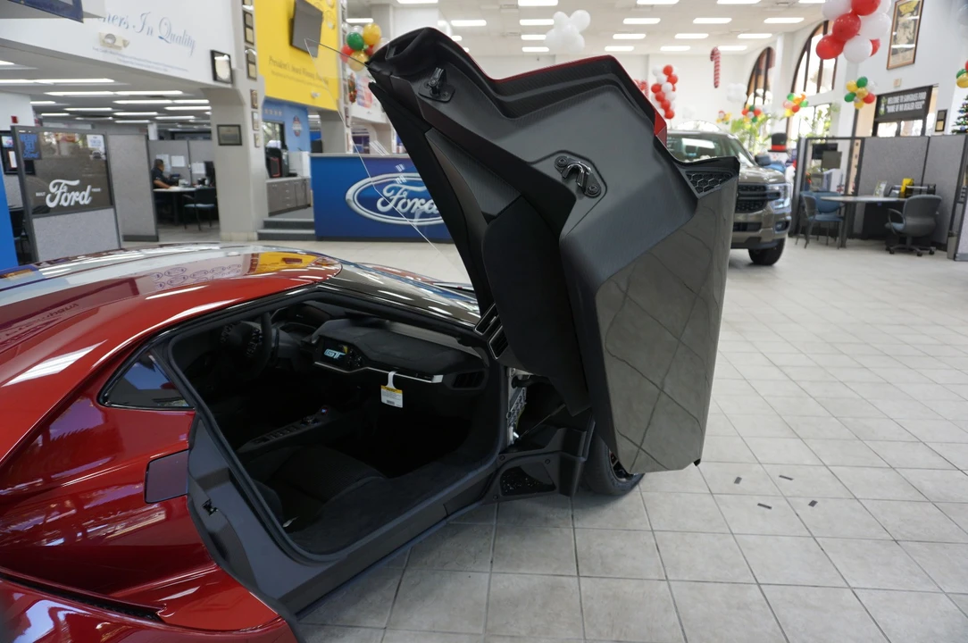 2018 Ford GT 2nd Gen - Image 15 of 21