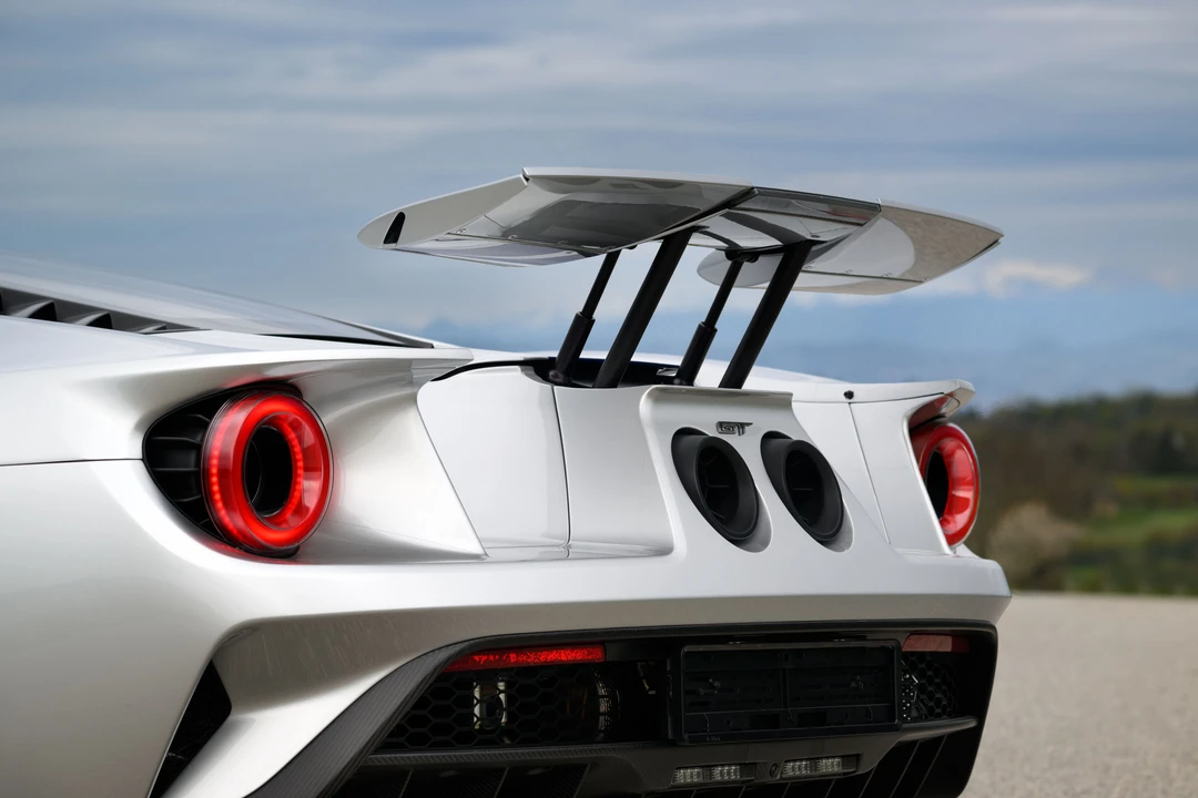 2018 Ford GT 2nd Gen - Image 2 of 31