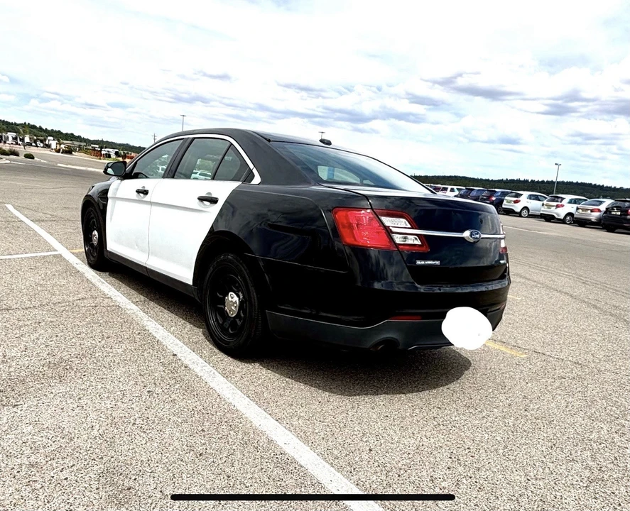 2018 Ford Taurus 6th Gen - Image 5 of 9