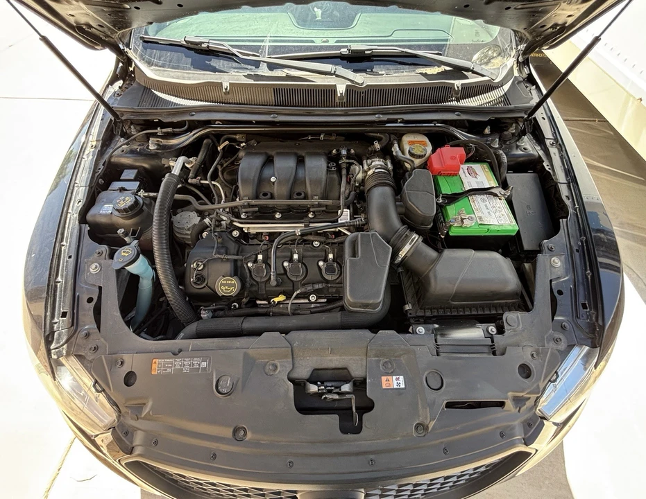 2018 Ford Taurus 6th Gen - Image 6 of 9