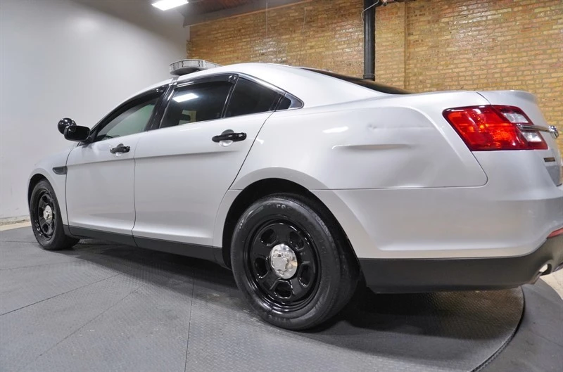 2018 Ford Taurus 6th Gen - Image 18 of 21