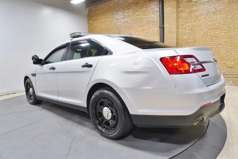 2018 Ford Taurus 6th Gen - Image 16 of 21