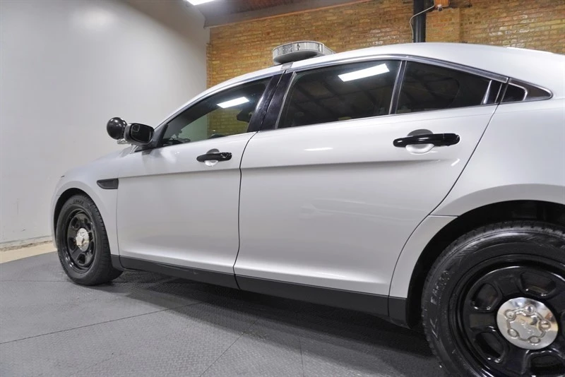 2018 Ford Taurus 6th Gen - Image 19 of 21