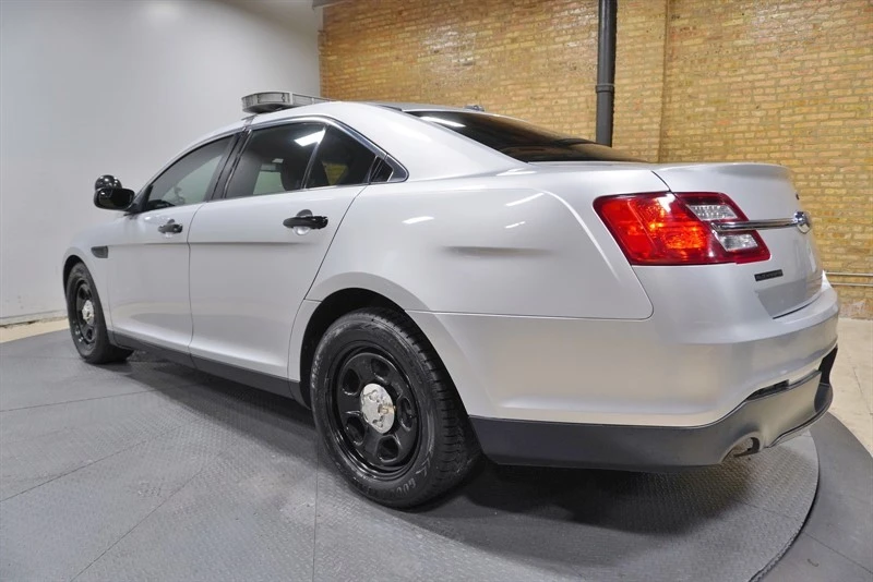 2018 Ford Taurus 6th Gen - Image 16 of 21