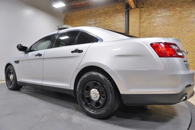 2018 Ford Taurus 6th Gen - Image 18 of 21