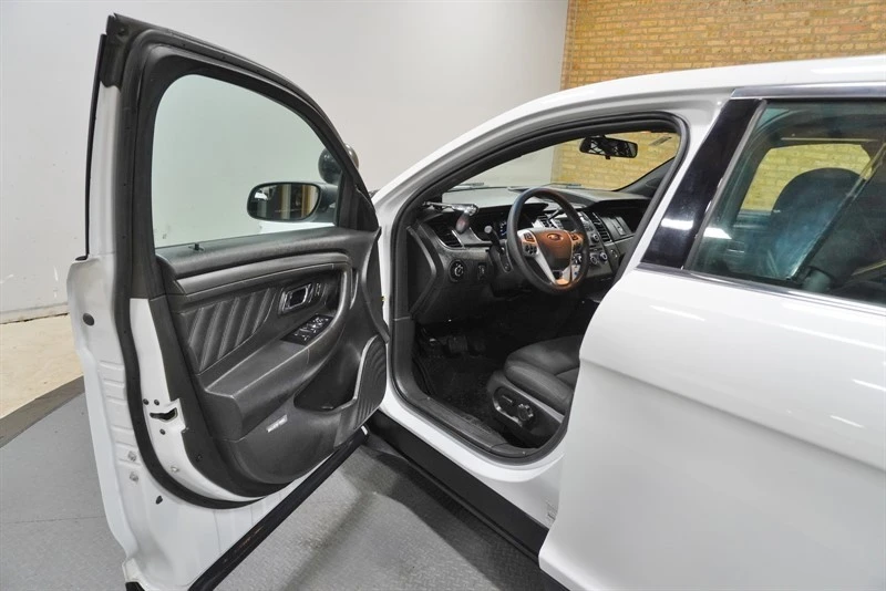 2018 Ford Taurus 6th Gen - Image 21 of 31