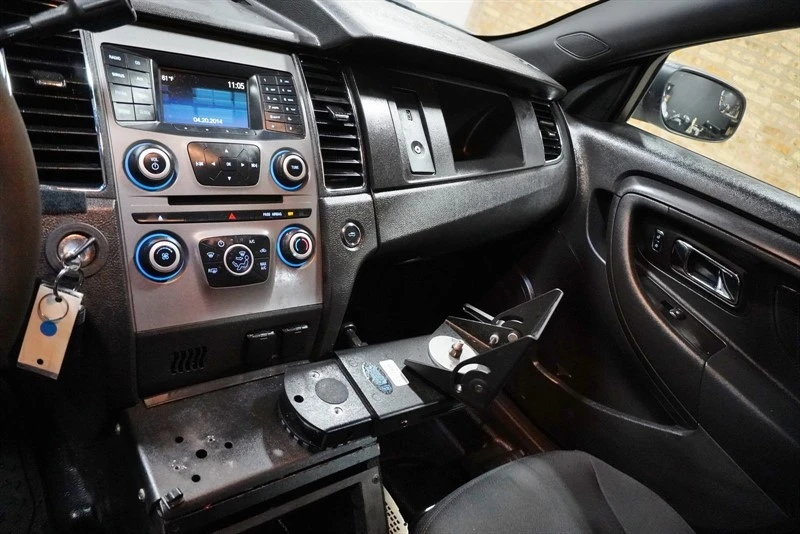 2018 Ford Taurus 6th Gen - Image 28 of 31
