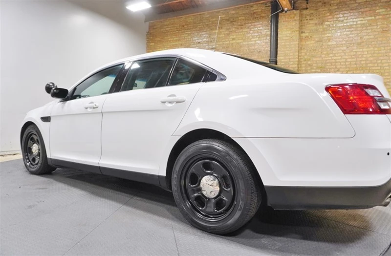 2018 Ford Taurus 6th Gen - Image 18 of 31