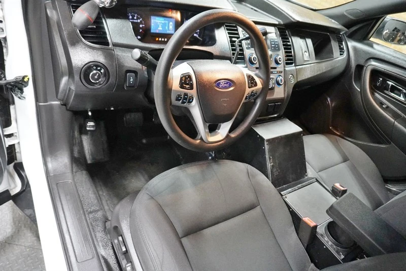 2018 Ford Taurus 6th Gen - Image 24 of 31