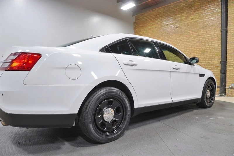 2018 Ford Taurus 6th Gen - Image 14 of 31