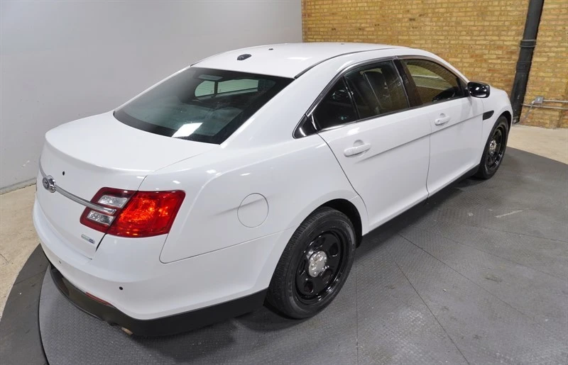 2018 Ford Taurus 6th Gen - Image 13 of 31