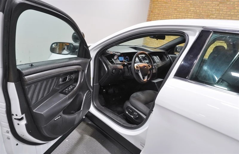 2018 Ford Taurus 6th Gen - Image 23 of 31